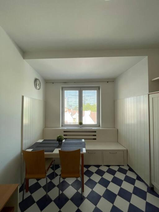 Apartman Obchodna Братислава Экстерьер фото